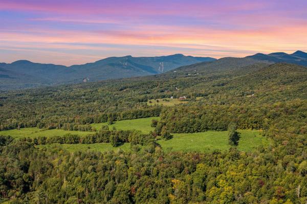 2762 Weeks Hill Road