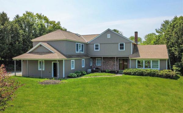 62 Lawrence Circle