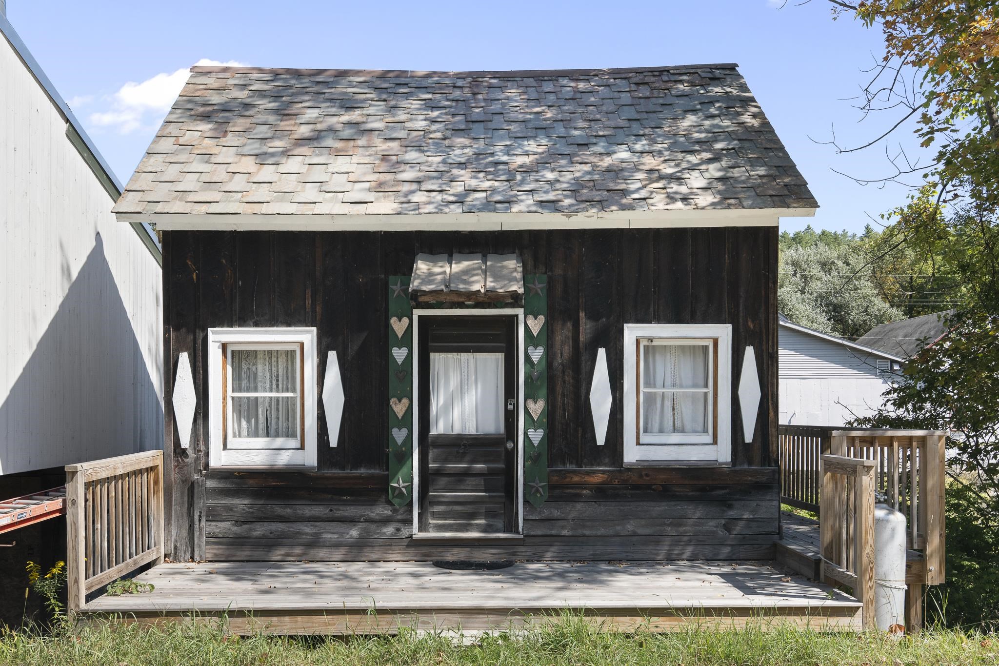 near 2197 North Main Street Londonderry, VT 05148 Property 1