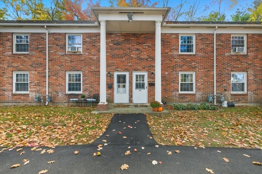 near 86 Pinecrest Drive Essex, VT 05452 Property 4