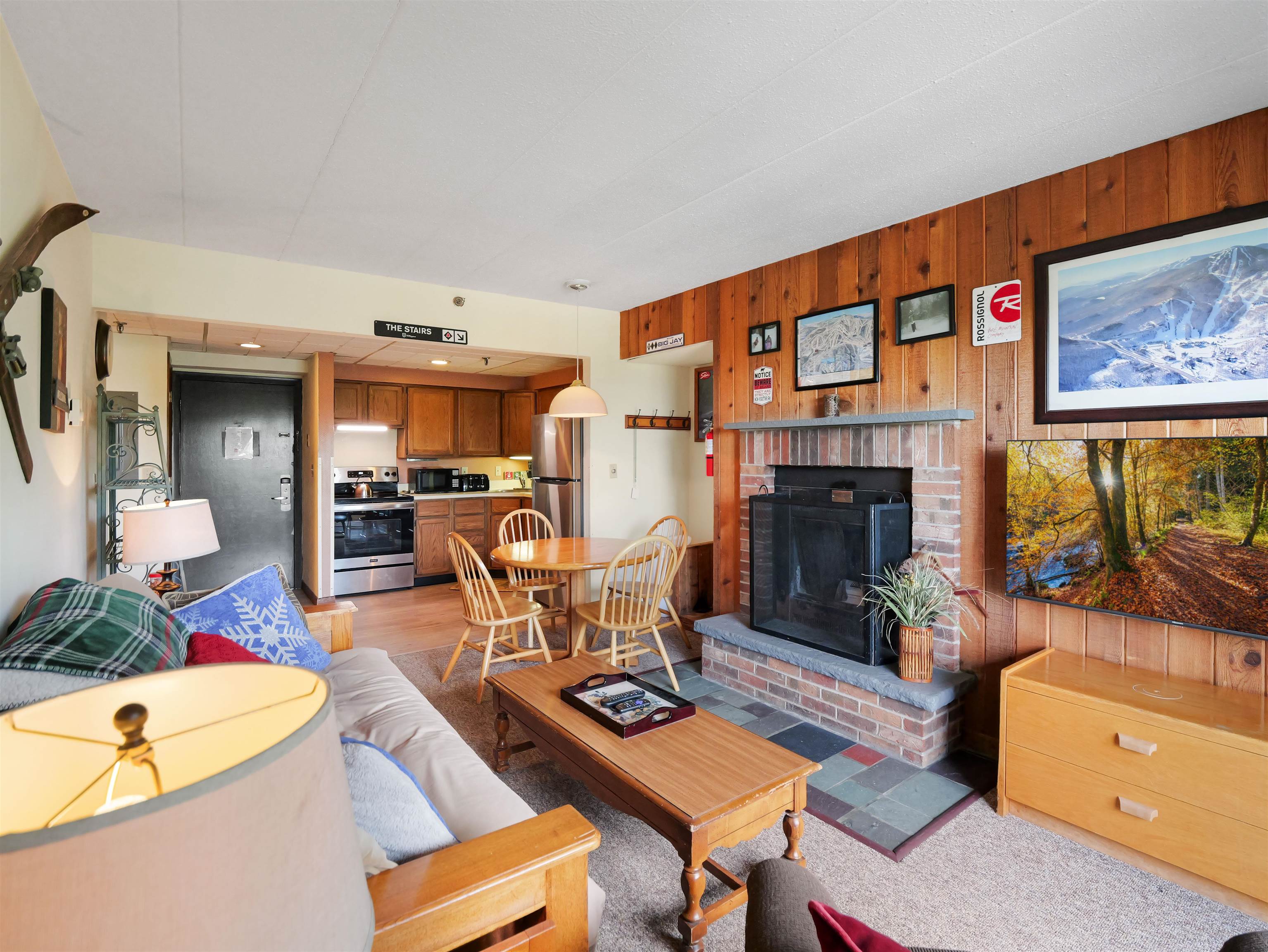 near 228 East Mountain Road Killington, VT 05751 Property 1