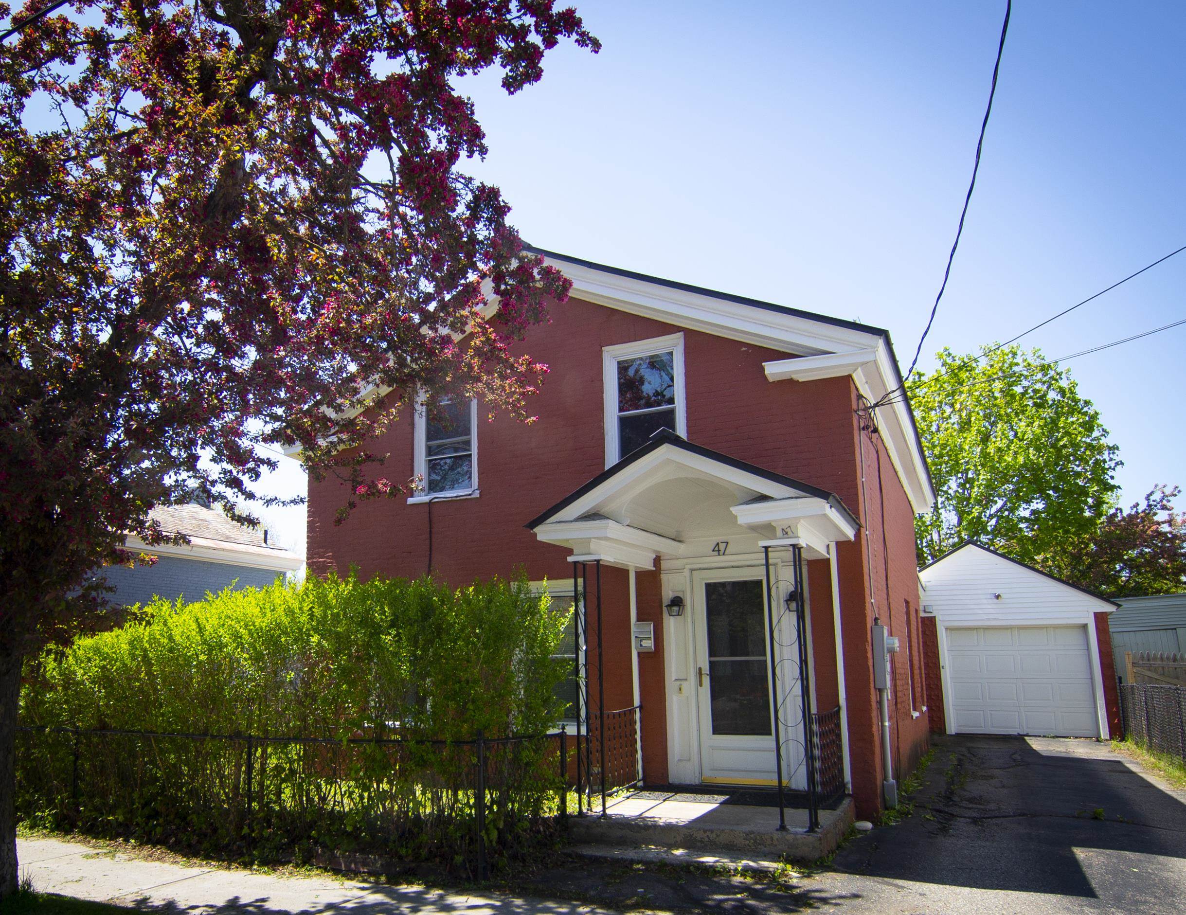 near 32 Booth Street Burlington, VT 05401-8505 Property 3