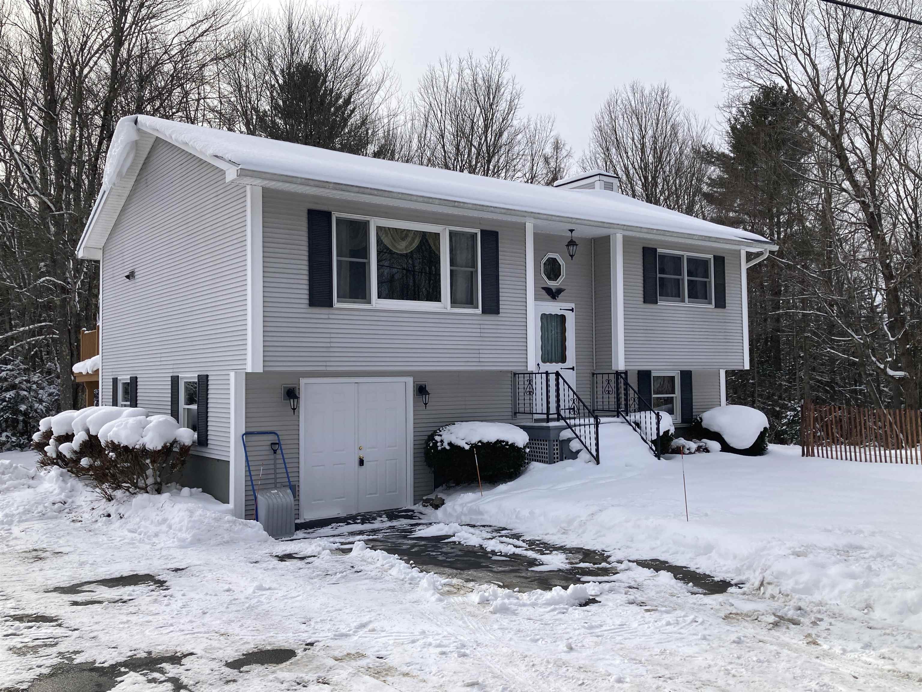 Single Family in Hyde Park VT