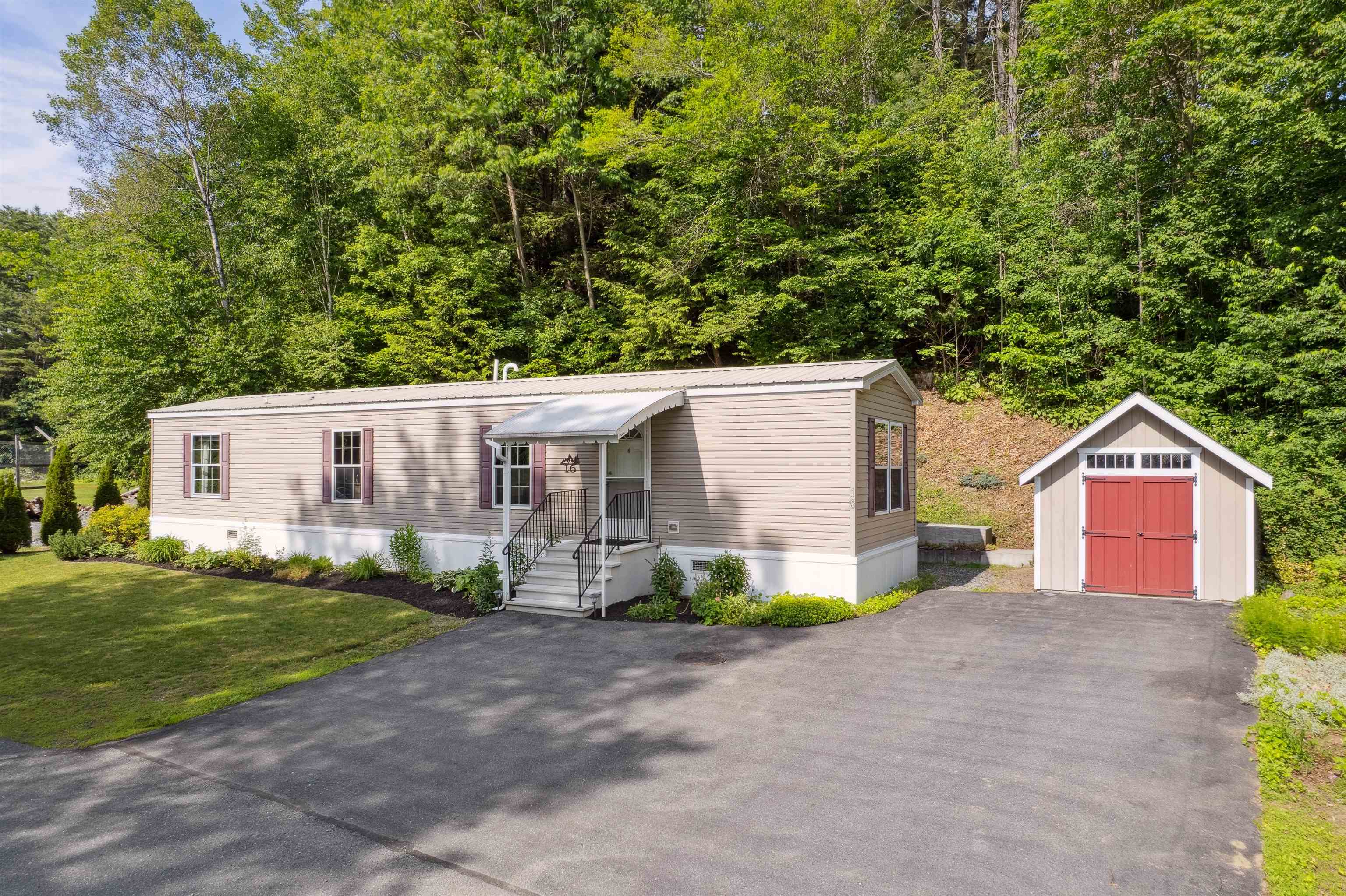 near 35 Family Circle Hartland, VT 05048 Property 2
