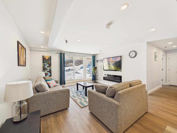 133 East Mountain Road