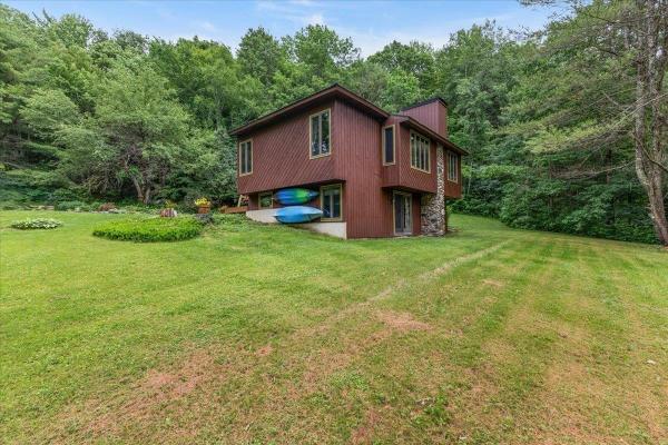 4 Forest Lane