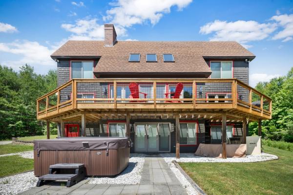 476 Dix Hill