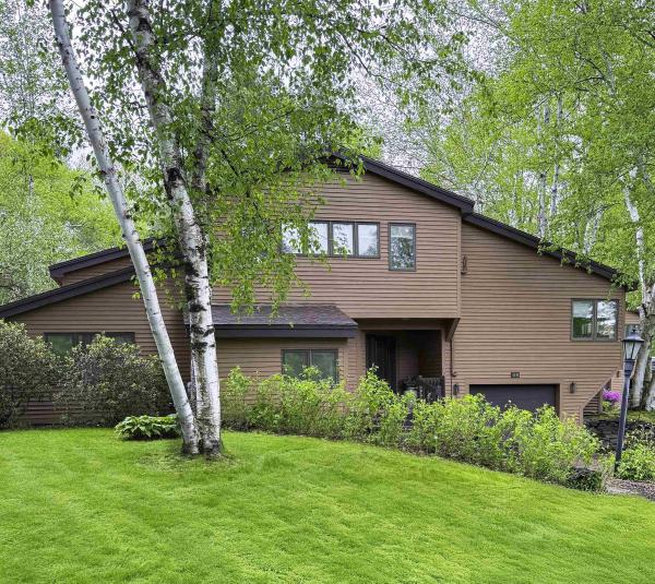3755 Quechee Main Street
