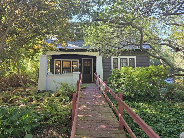 16 Vermont Avenue