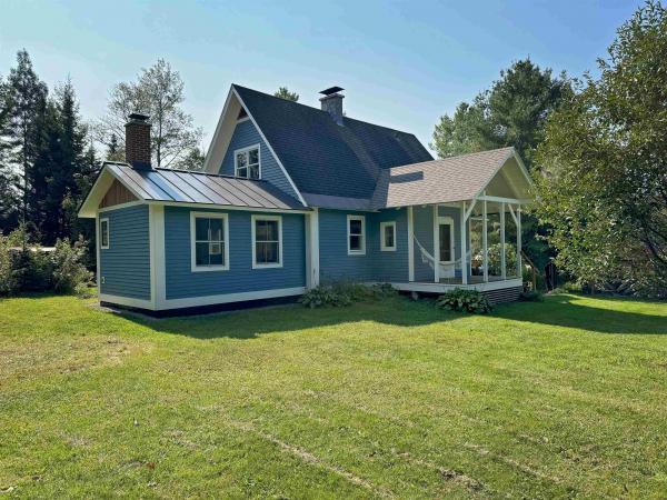 Single Family in Elmore VT