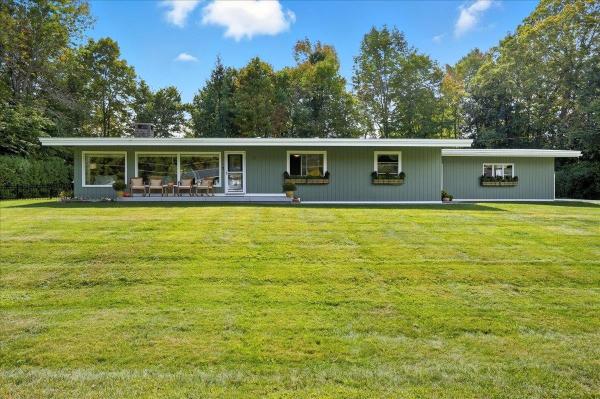 7 Oak Drive 7 Oak Drive