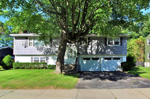 30 Roseade Parkway