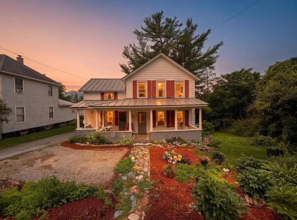 543 Pleasant Street