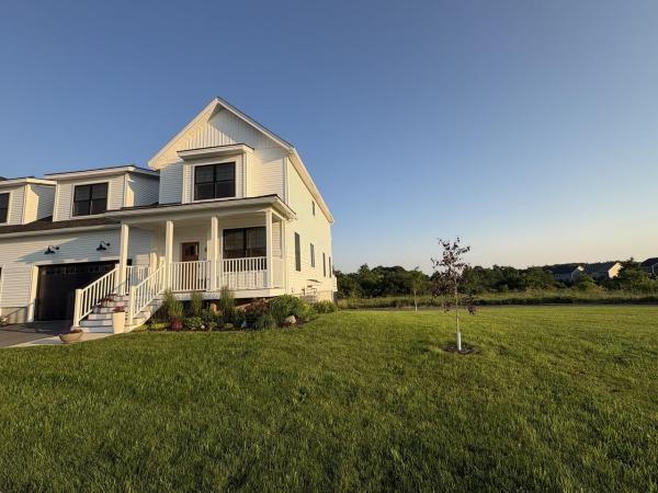 96 Aurora Road