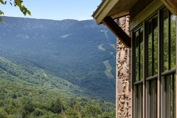 Single Family in Stowe VT