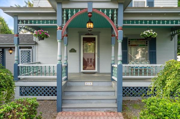 656 Main Street