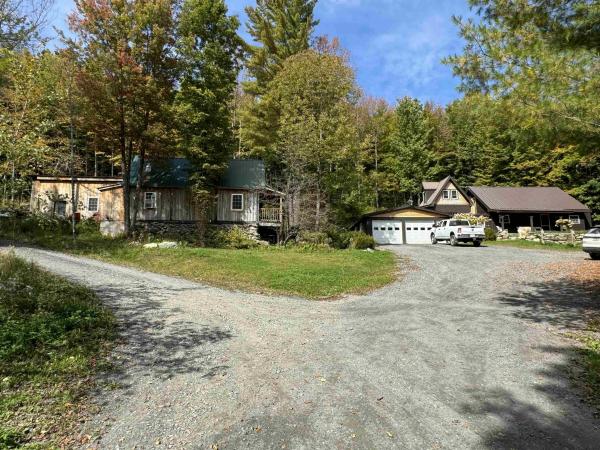 Single Family in Hyde Park VT