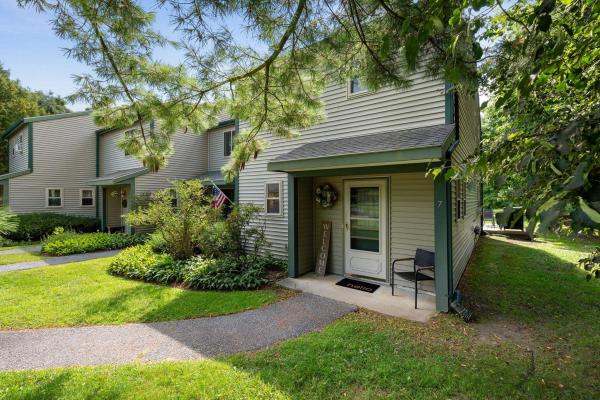 7 Hideaway Lane