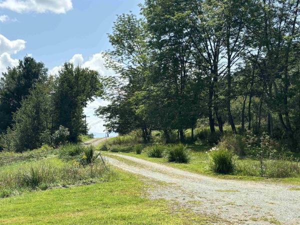 Single Family in Hyde Park VT