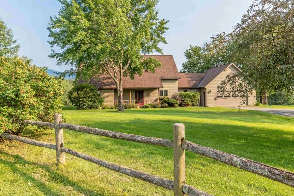 Single Family in Stowe VT