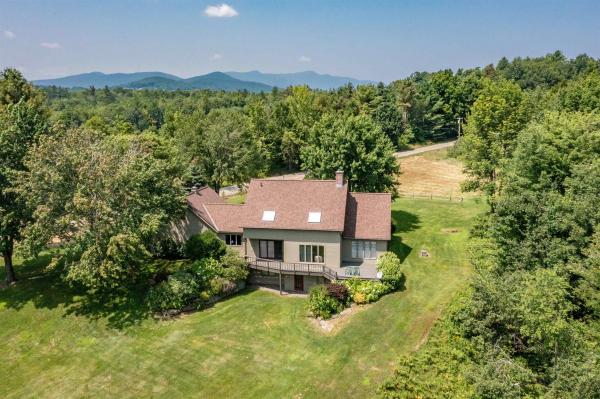 Single Family in Stowe VT