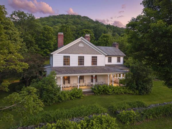 2589 W. Sandgate Road