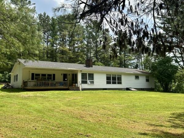 Single Family in Johnson VT