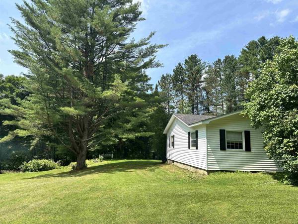 Single Family in Johnson VT