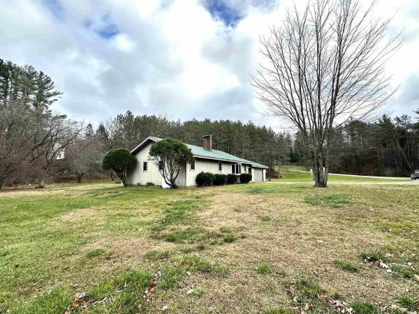 Single Family in Johnson VT