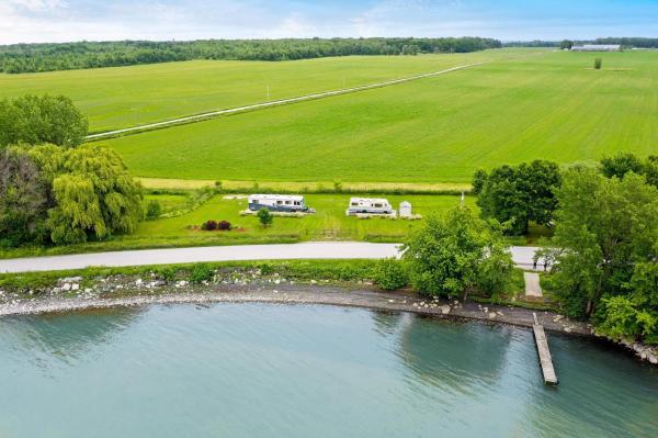 2657 West Shore Road