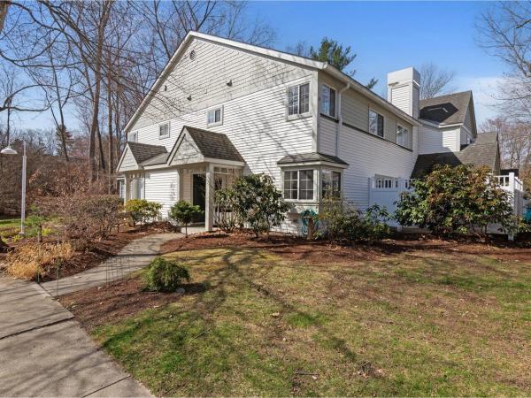 37 Winding Brook Drive