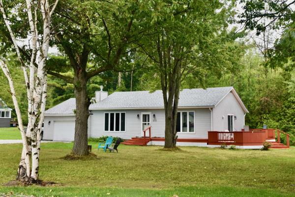 573 Country Club Road 573 Country Club Road