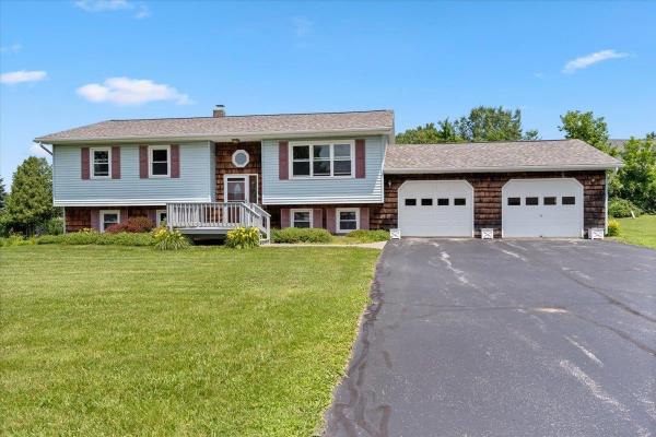 17 Meadowbrook Lane