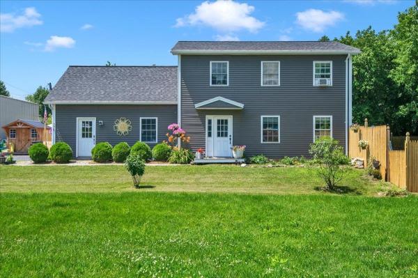 8 Dewey Street