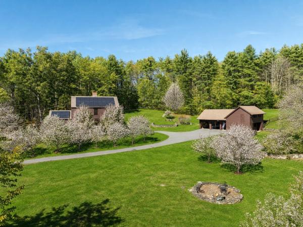 60 Spencer Hollow Road