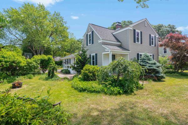 11 Beacon Street