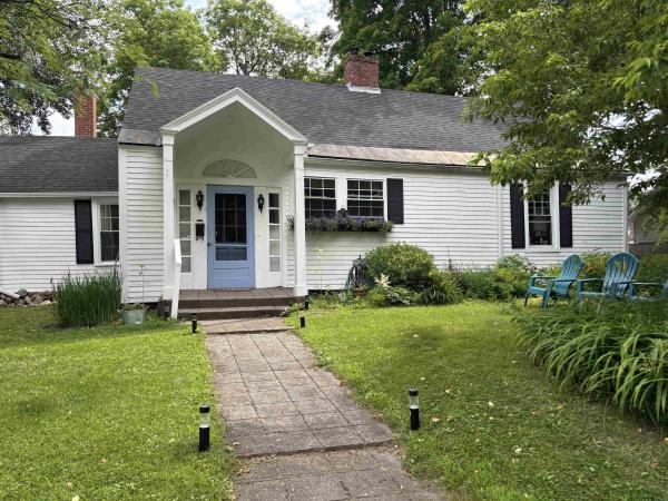 38 Clarks Avenue