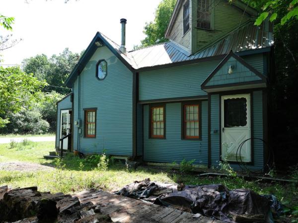 9562 Main Road