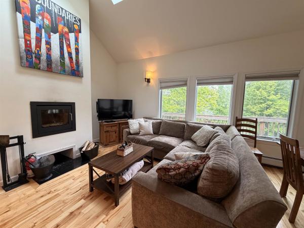 16 A SnowTree Lane