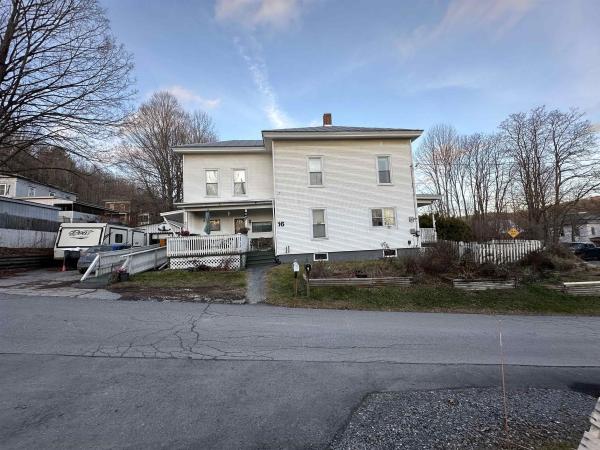 16 Howe Street
