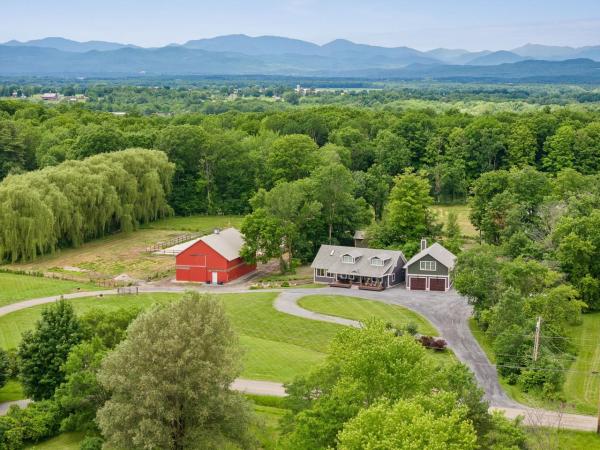 1233 Satterly Road