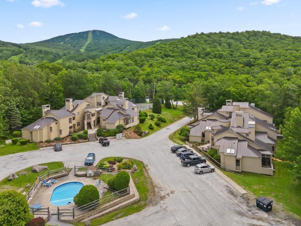 55 Fox Hollow Village