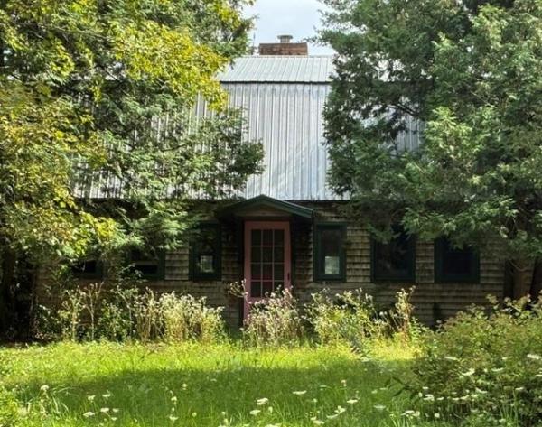 1049 Barker Road
