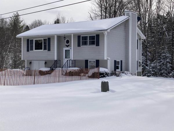 Single Family in Hyde Park VT