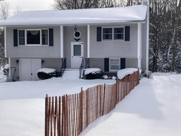 Single Family in Hyde Park VT