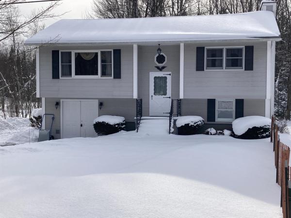 Single Family in Hyde Park VT