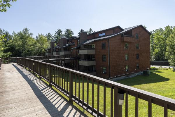 118 Gateway Court