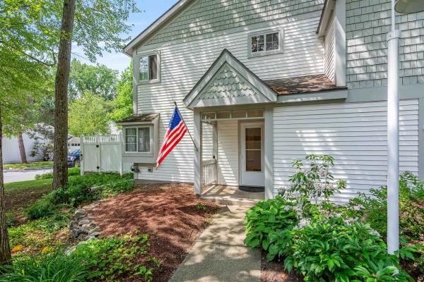 29 Winding Brook Drive